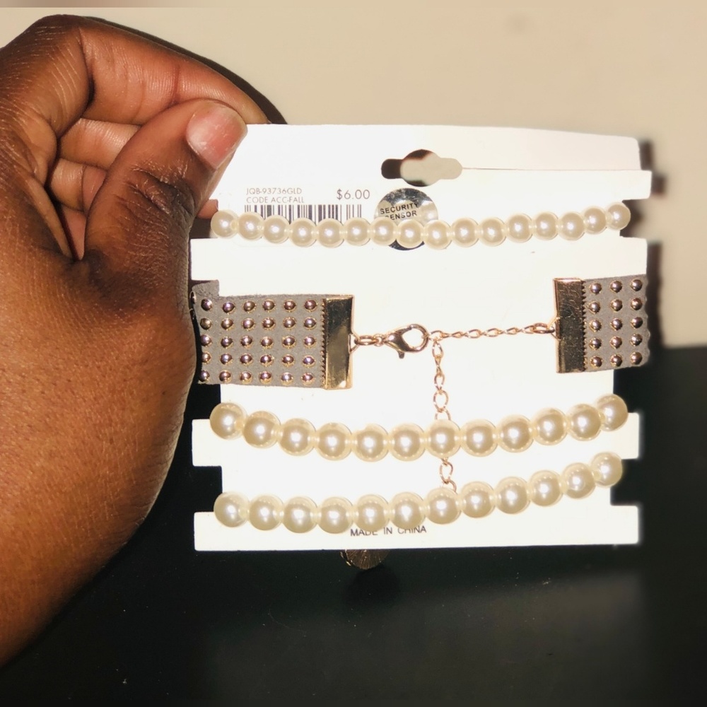 Pearl Bracelet Set - Picture 2 of 3
